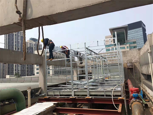 玻璃鋼冷卻塔的制冷效率高及所占空間范圍小,玻璃鋼冷卻塔制作流程