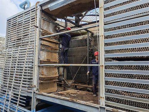 全鋼冷卻塔工況中的進出水溫差如何確定(冷卻塔冬季工況)